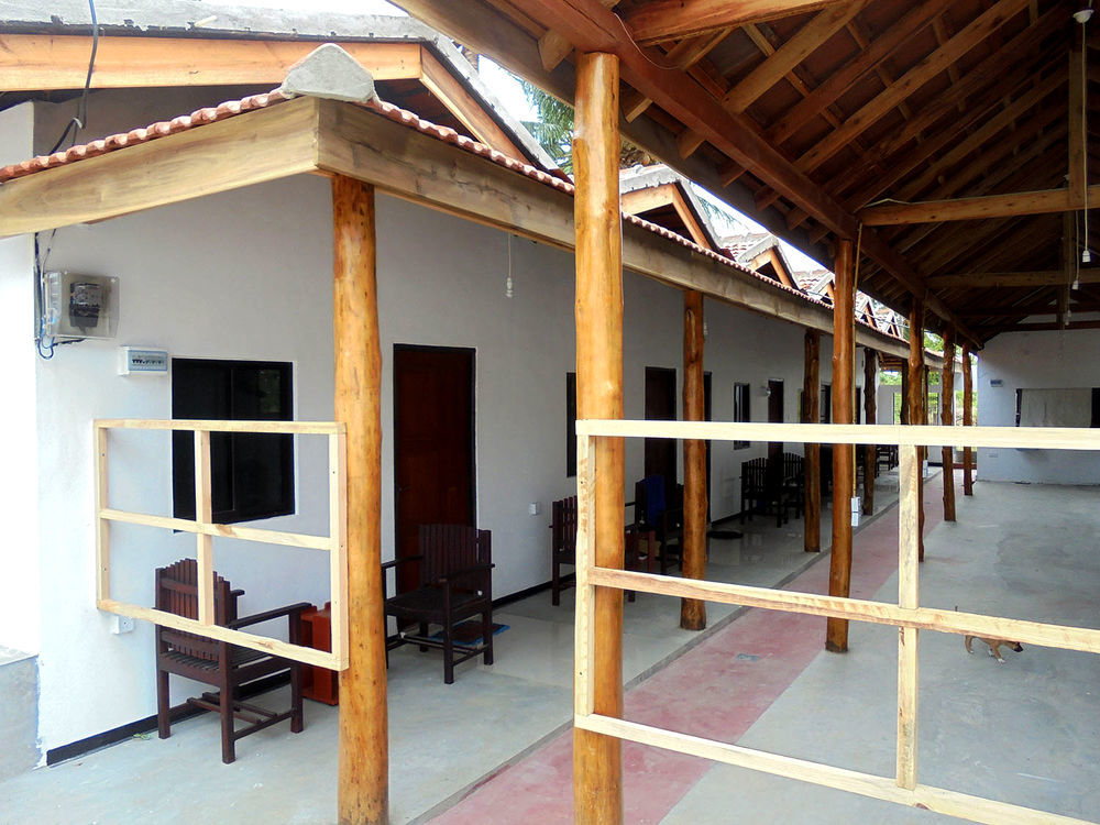 Chillax Bay Bed and Breakfast Arugam Bay Exterior foto